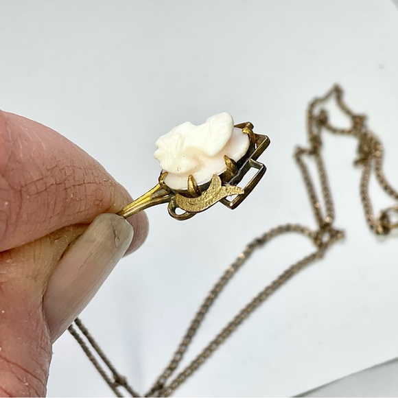 Antique Cameo Necklace Pink Conch Carved Cameo Antique Chain Gold Filled - Picture 4 of 6